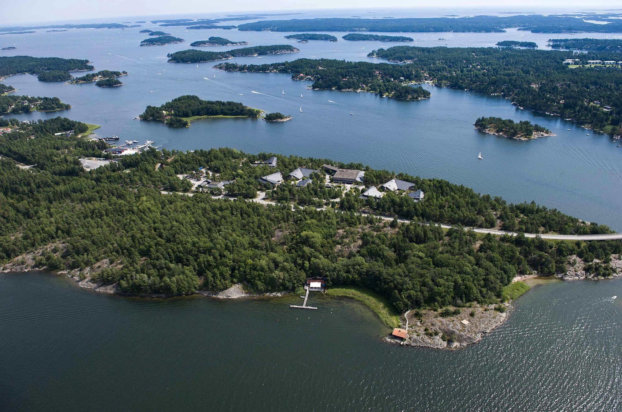 Djuroenaeset Hotell & Konferens Djurhamn Esterno foto